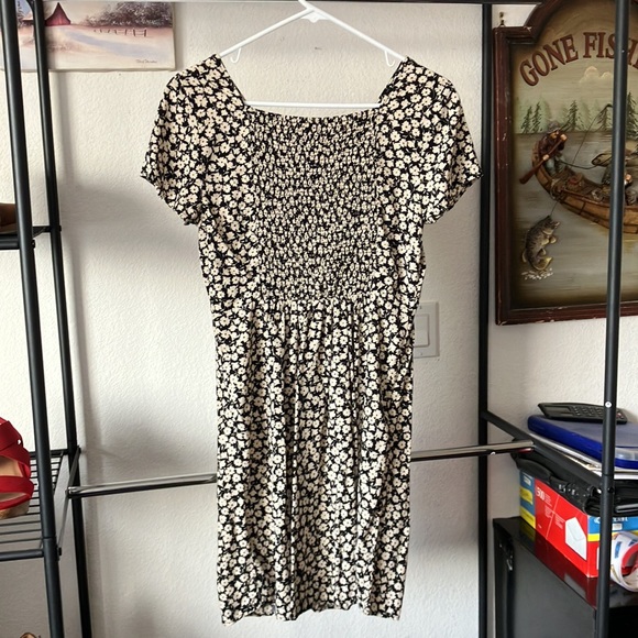 Black and cream floral summer dress - Picture 3 of 5